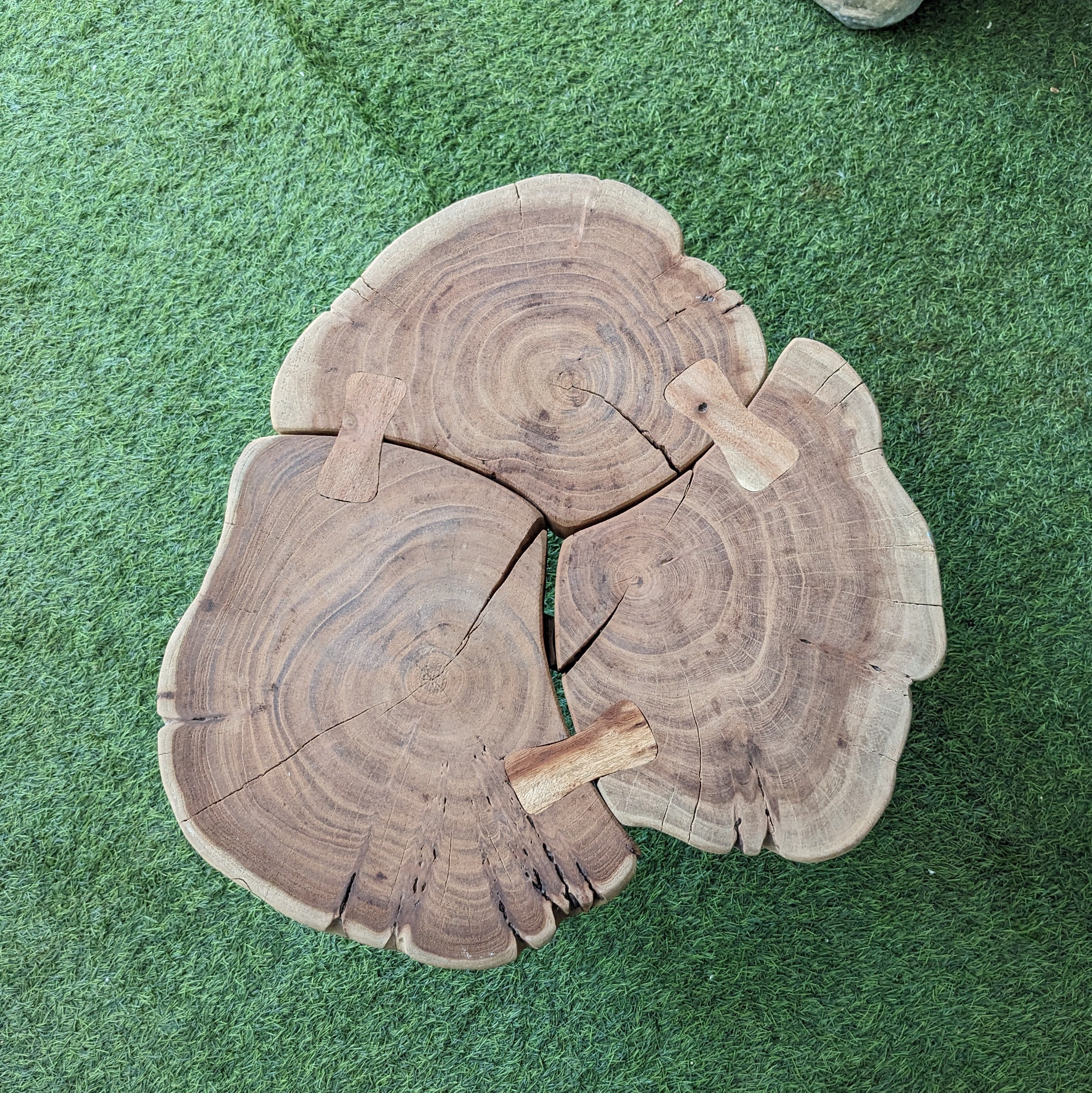 Live-Edge Table