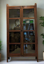 Load image into Gallery viewer, Glass Cabinet with shelves