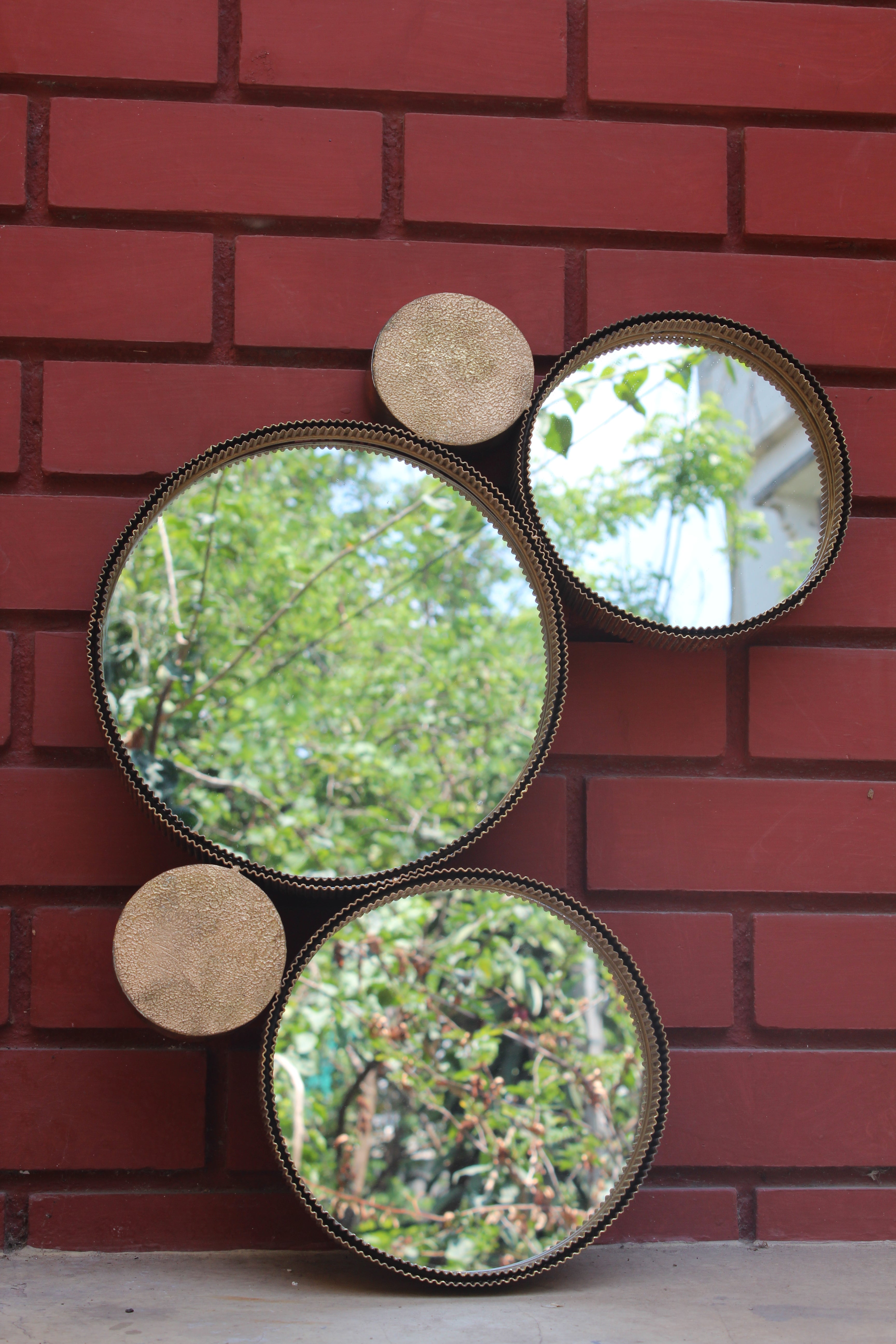 Round Decorative Wall Mirror