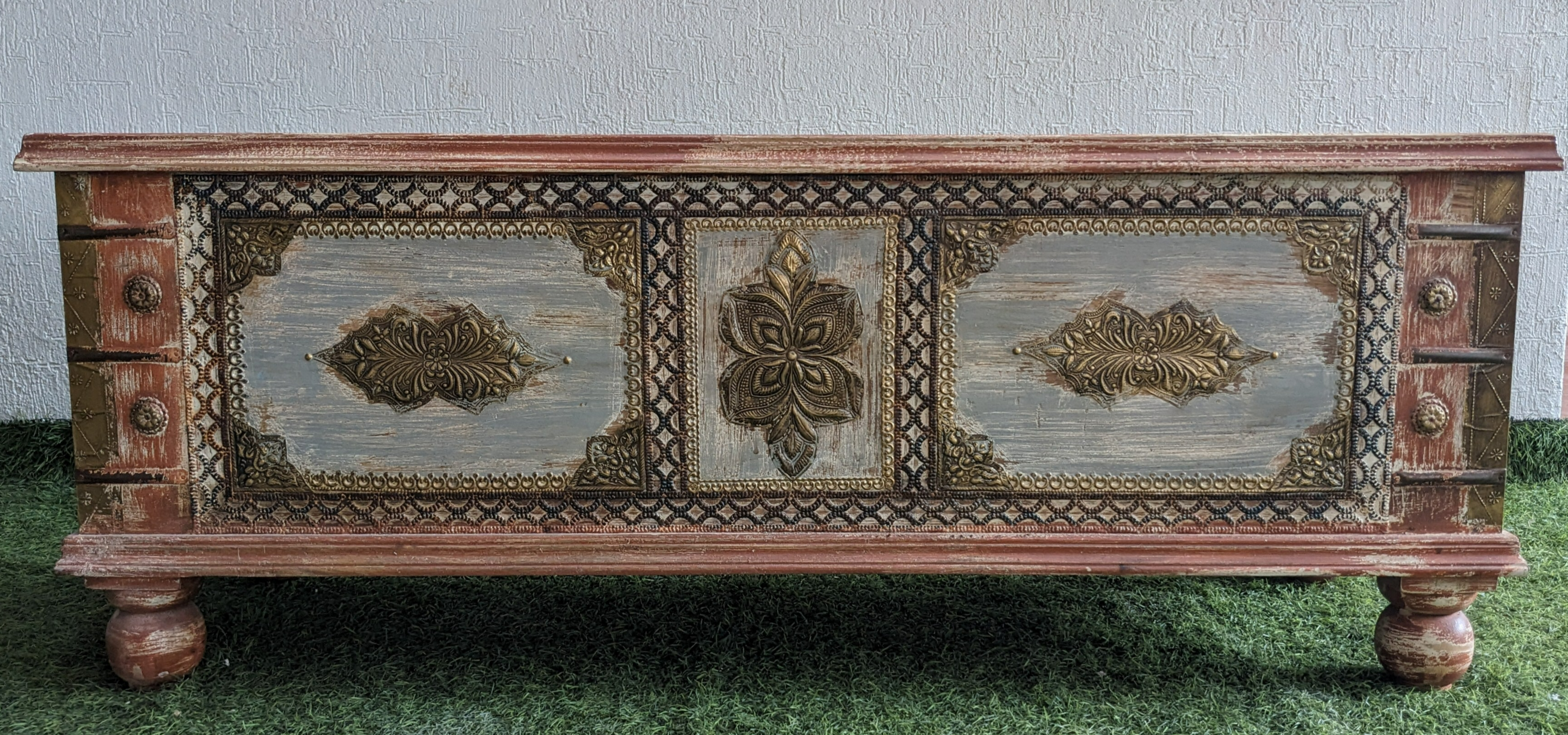 Distressed Brick Brown Wooden Trunk with Brass details