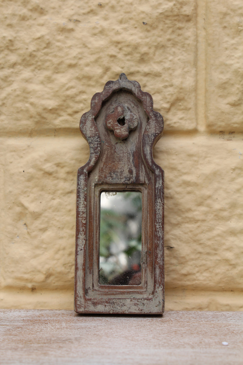 Small Distressed Mirror – Bangalore Hunts