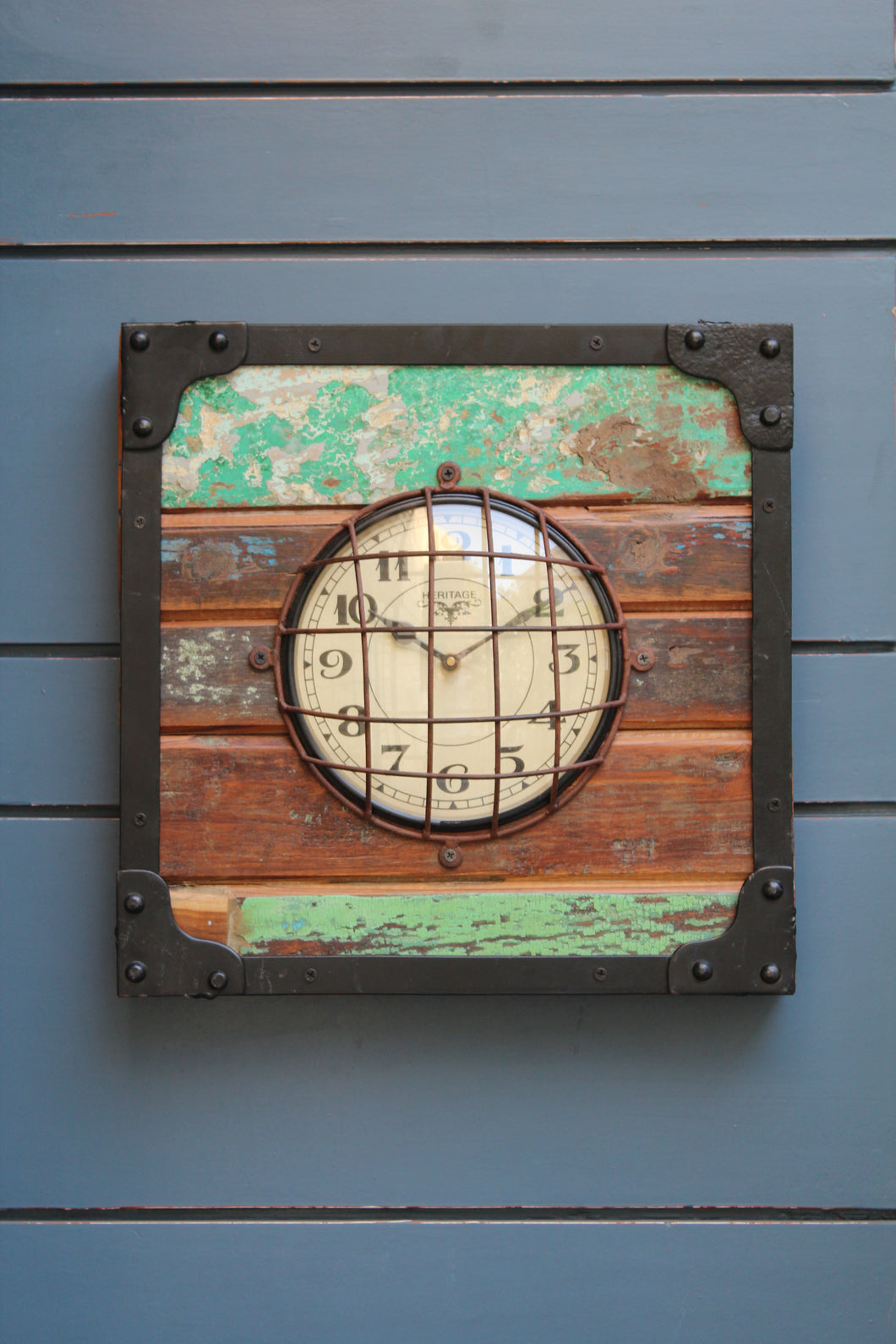 Upcycled Distressed Clock