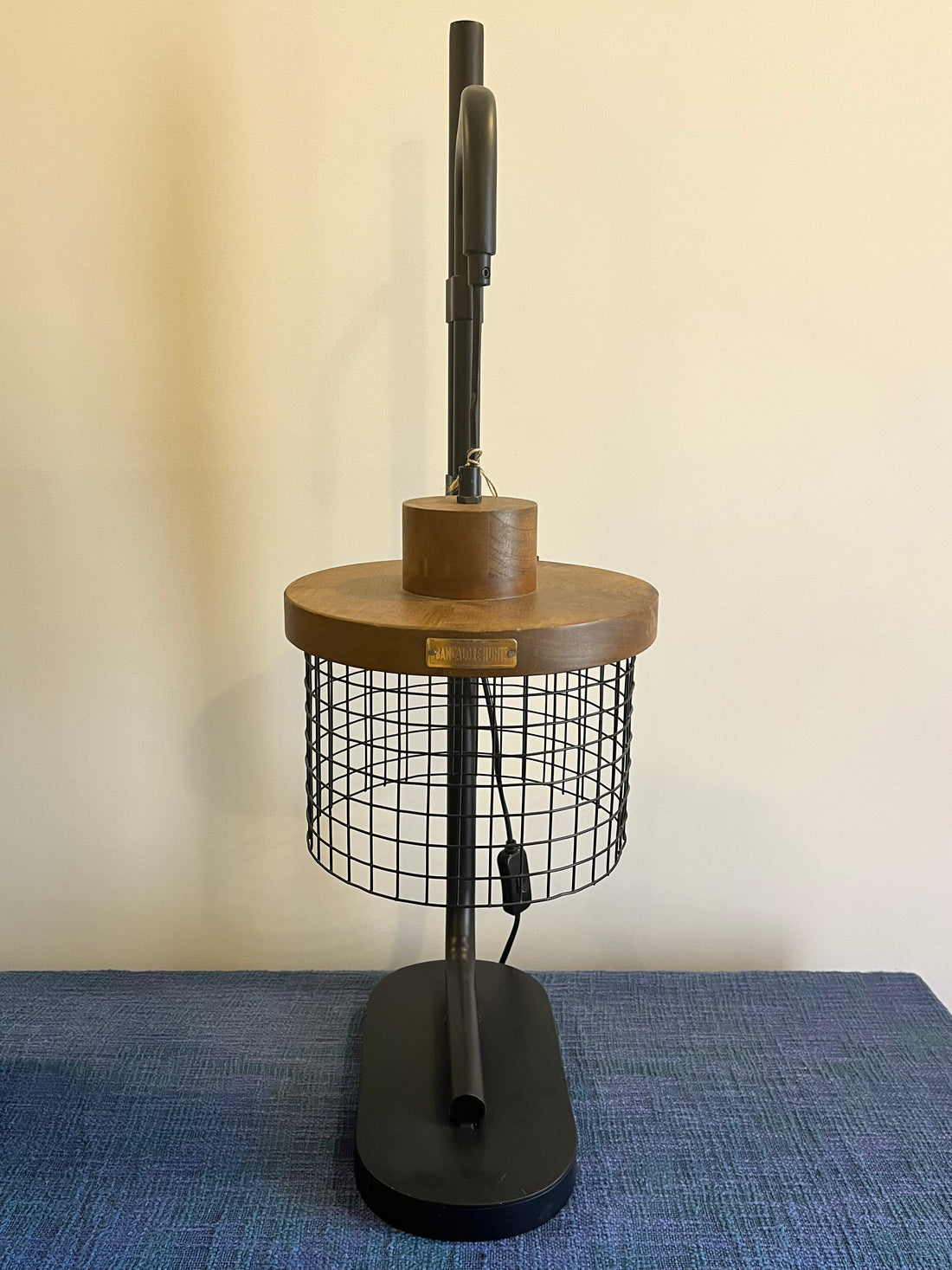 Black Mesh Grid Table Lamp